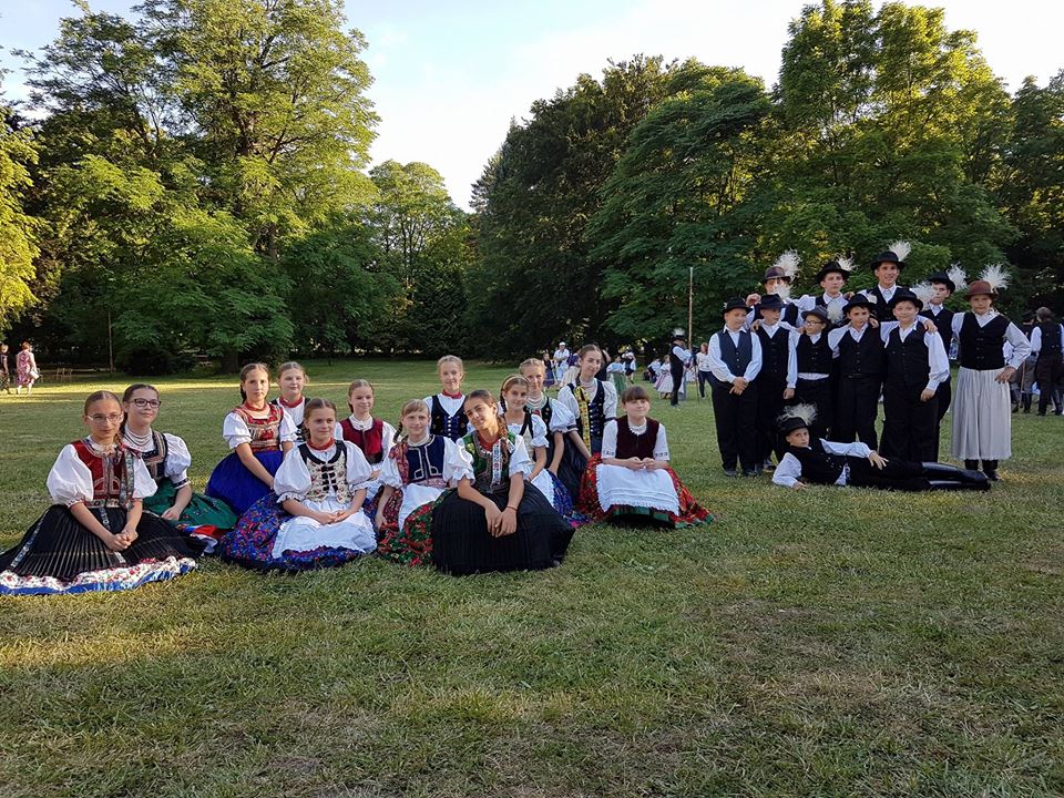 Sendergő Néptáncegyüttes